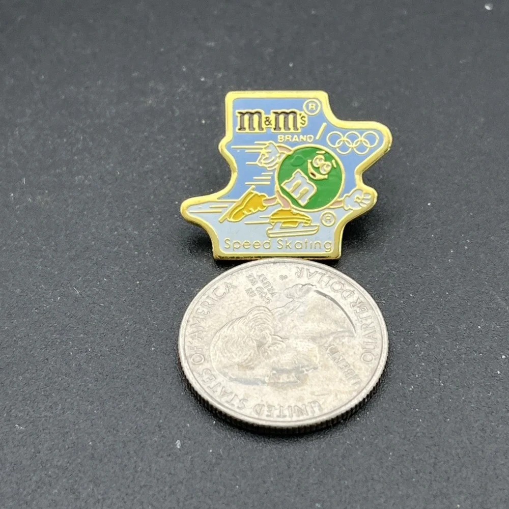 1992 Albertville Olympics M&M's‎ Candy Speed Skating Lapel Hat Pin